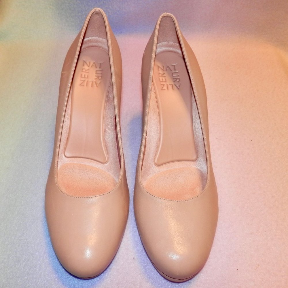 NATURALIZER WOMEN'S SHOES * 3 IN HEELS * TAN * IN GREAT CONDITION * 7.5 N *